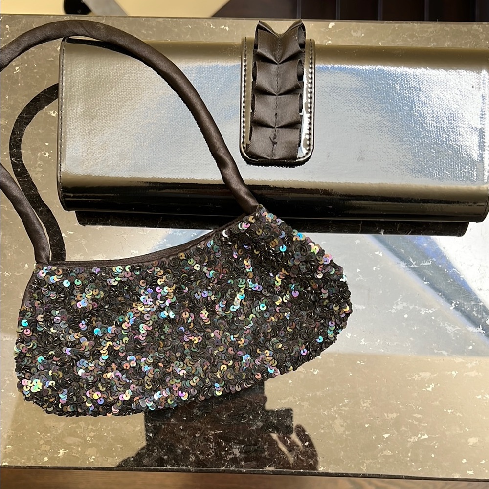Set of 2 evening bags.
